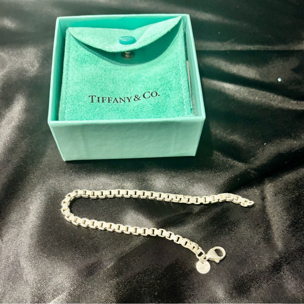 Tiffany & Co. Sterling Silver Venetian Box Chain Link Bracelet 7.5”